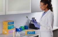 Sekisui Diagnostics - OSOM® Ultra Plus - Flu A&B Test - 1032 - In Use