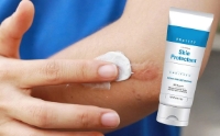 Lantiseptic Skin Protectant - DermaRite - 4 oz Tube - SKP-LS0308 - In Use